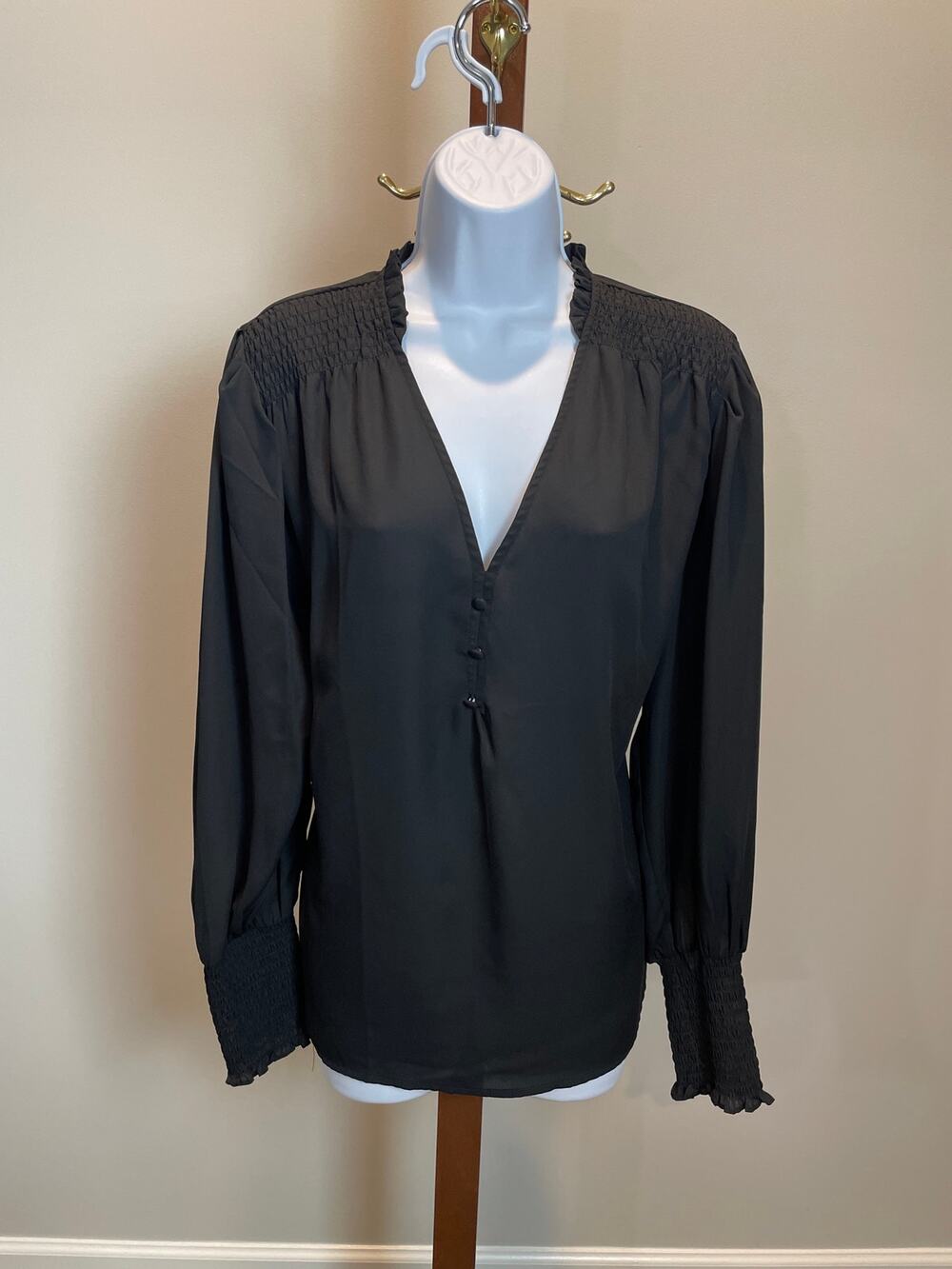 Tahari Chiffon Blouse Size 1X Black Ruffle Neck & Sleeve Hem V Neck Long Sleeve